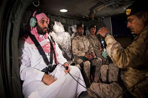 שר ההגנה הסעודי מסייר בגבול תימן ושולח מסר ()