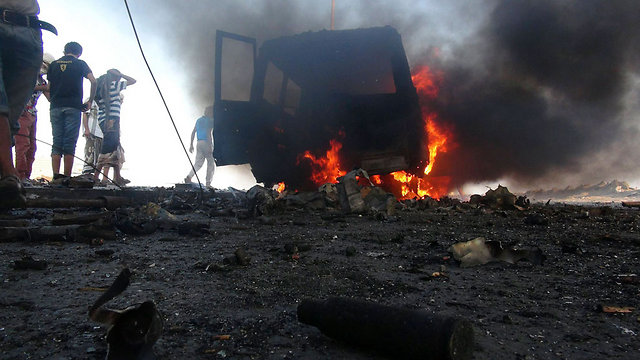 Fire near Aden (Photo: Reuters)
