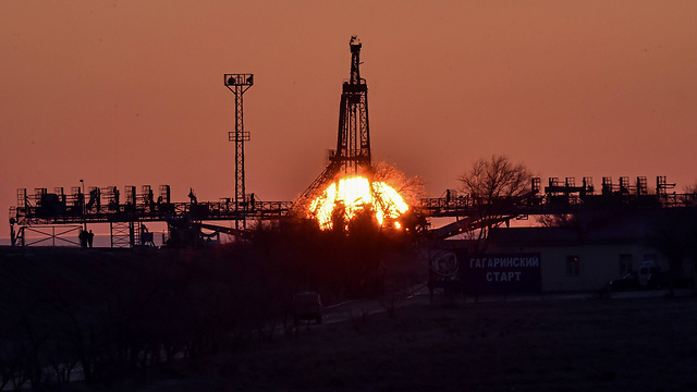 לקראת השיגור בקזחסטן (צילום: AFP) (צילום: AFP)