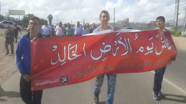 משתתפי ההפגנה בדיר חנא (צילום: מוחמד שינאווי) (צילום: מוחמד שינאווי)