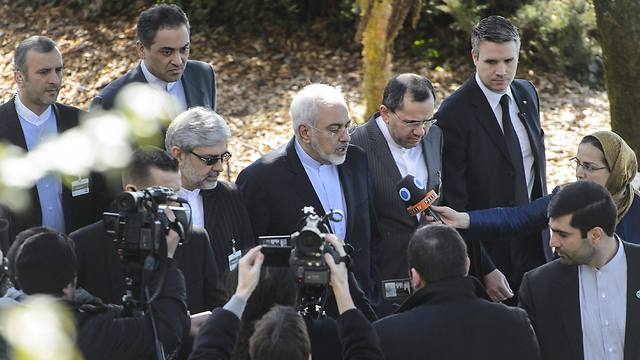 Iranian Foreign Minister Mohammed Zarif speaks to journalist  in Montreux, Switzerland on March 3 (Photo: EPA)