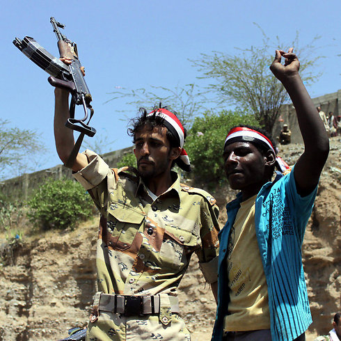 Pro-regime forces in Yemen (Photo: EPA)