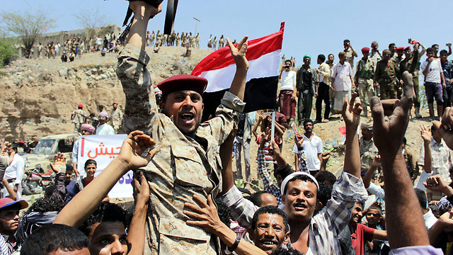 Yemen army soldiers - getting help from the Sunni world (Photo: EPA)