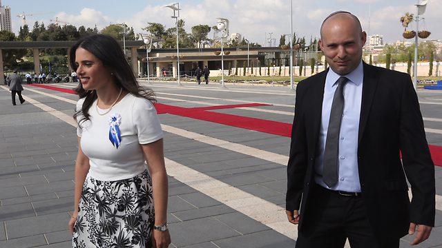 Bennett and Shaked arrive at the Knesset (Photo: Gil Yohanan)