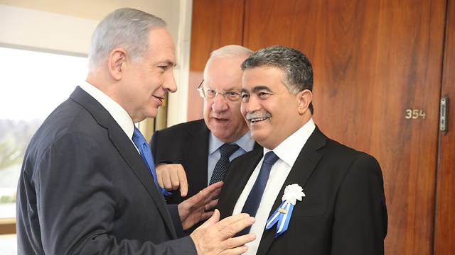 Netanyahu with acting Knesset Speaker Amir Peretz and President Rivlin (Photo: Knesset Spokesman) (Photo: Knesset Spokesman)