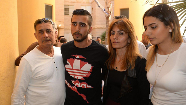 Niv Asraf with his family (Photo: Herzl Yosef)