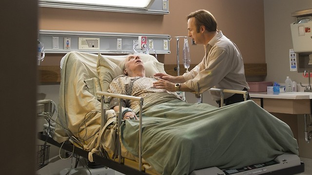 ג'ימי וצ'אק. המנטור שהפך למטופל שהפך לבוגד (צילום: AMC) (צילום: AMC)