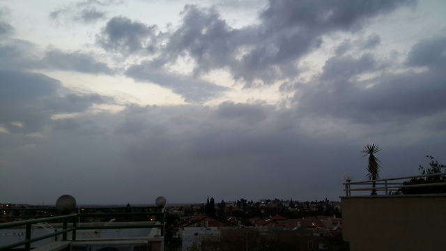 עננים מעל באר שבע  (צילום:  הרצל יוסף) (צילום:  הרצל יוסף)