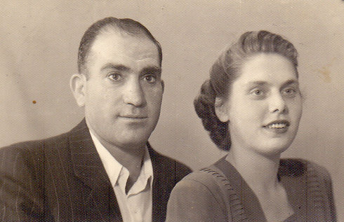 ספרה ובעלה ויטוריו מוסטקי ()