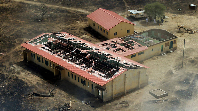 בית הספר ההרוס בצ'יבוק (צילום: AFP) (צילום: AFP)