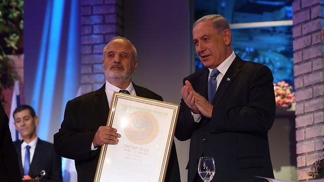 ארז ביטון מקבל את פרס ישראל לספרות ושירה עברית לשנת 2015 (צילום: גיל יוחנן) (צילום: גיל יוחנן)