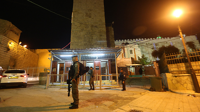 זירת הפיגוע בחברון, הערב (צילום: גיל יוחנן )