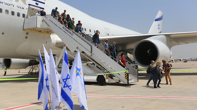 Israelis land safely after being stranded in Nepal  (Photo: Yaron Brenner)