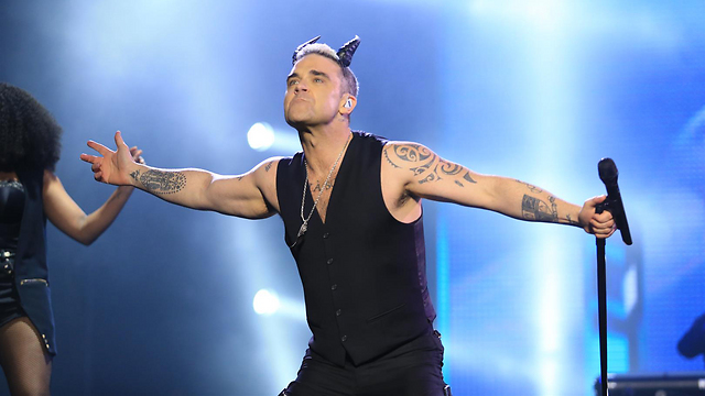 Robbie Williams performs in Israel (Photo: Yaron Brener)