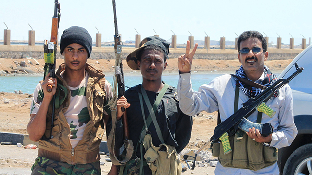 המורדים החות'ים מכחישים שהם מקבלים נשק מאיראן (צילום: AFP) (צילום: AFP)
