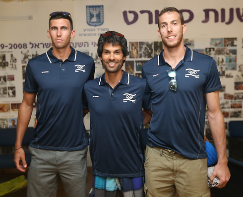 3 מתוך 140 חברי המשלחת הישראלית (צילום: אורן אהרוני) (צילום: אורן אהרוני)