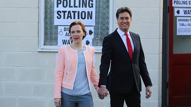 Miliband and his wife (Photo: MCT)