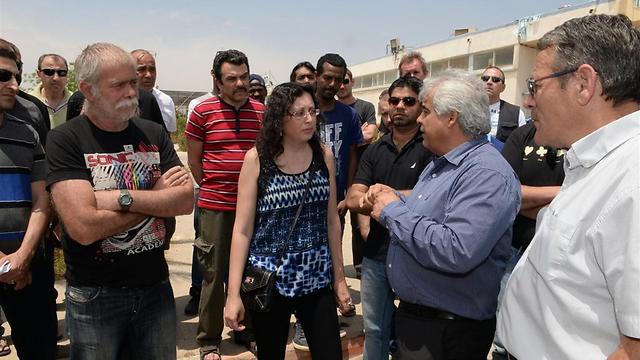 Dimona Mayor Beni Bitton talks to protesters this week (Photo: Herzl Yosef)