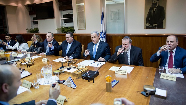 First government meeting, last week. Quite a few of the ministers will continue to the security cabinet meeting with Netanyahu (Photo: Yonatan Sindel, Flash 90)