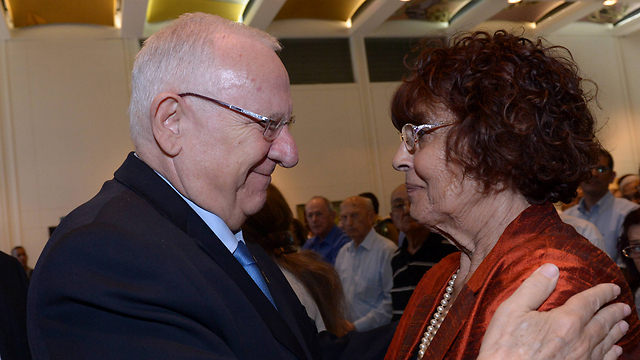 President Reuven Rivlin with Cohen's widow, Nadia, at the ceremony (Photo: Haim Tzah, GPO)