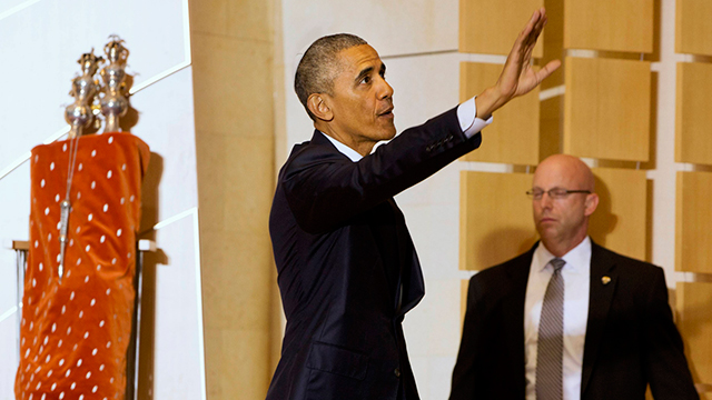Obama at the Washington synagogue Friday. (Photo: AP) (Photo: AP)