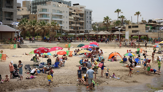 שבת בחוף תל אביב (צילום: ירון ברנר) (צילום: ירון ברנר)
