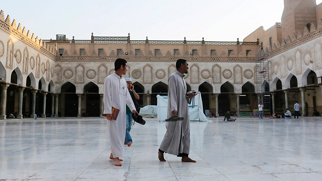 הקונטרה לדאעש. מסגד אל-אזהר (צילום: רויטרס) (צילום: רויטרס)