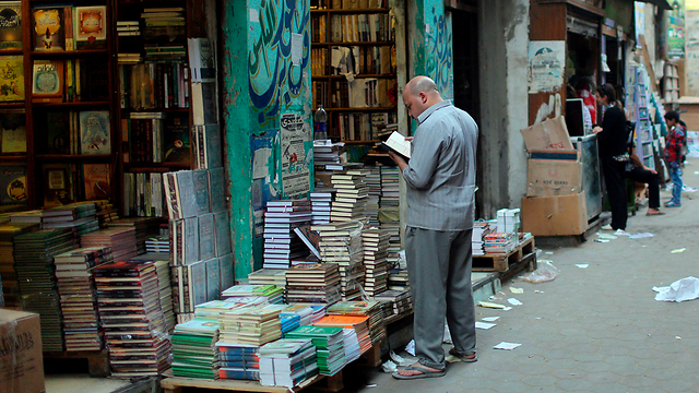 בחנויות הספרים אין צנזורה. יש גם ספרים מעודדי ג'יהאד (צילום: רויטרס) (צילום: רויטרס)