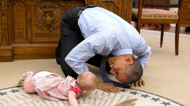 בתו של היועץ רודס. אורחת כבוד על השטיח (צילום: מתוך whitehouse.gov) (צילום: מתוך whitehouse.gov)