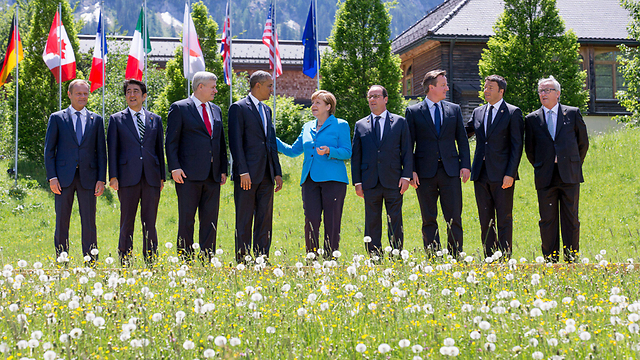 G7 - plus two. (Photo: EPA)