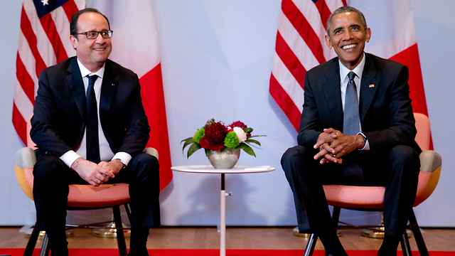 Obama and Hollande in Germany (Photo: AP)