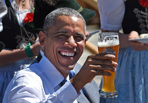 לא שתה אלכוהול לפני הישיבות ב-G7. אובמה (צילום: AFP) (צילום: AFP)