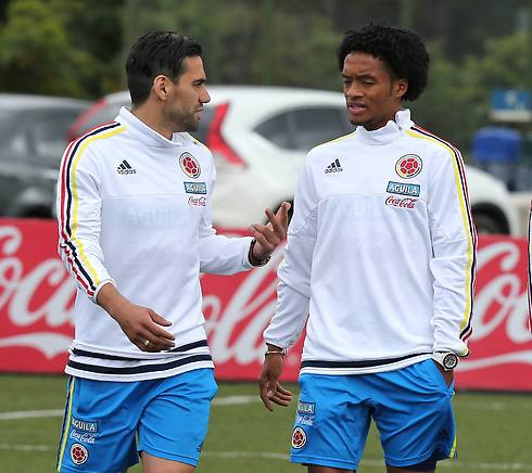 פלקאו עם חואן קוודראדו (צילום: AP) (צילום: AP)