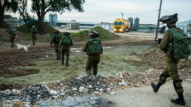 On patrol in Kibbutz Nahal Oz. (Photo: Joshua Greenberg) (Photo: Joshua Greenberg)