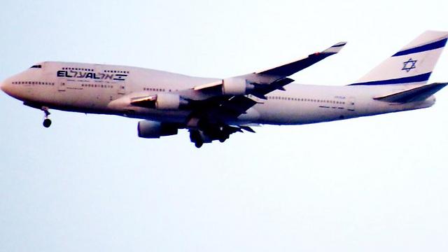 מטוס בואינג 747 של אל על, עמו החברה נוהגת לטוס לבנגקוק (צילום: דני שדה) (צילום: דני שדה)