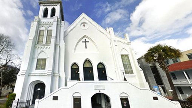 נבנתה ב-1891 ונחשבת לאחת העתיקות באזור. כנסיית Mother Emanuel AME בצ'רלסטון  (צילום: Google Street View) (צילום: Google Street View)