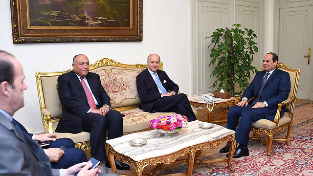 Fabius meeting with the Egyptian president. (Photo: AFP) (Photo: AFP)