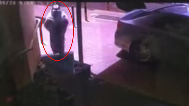 Footage showing the terrorist at the entrance to the mosque.