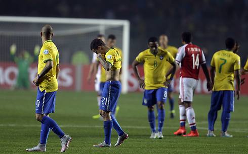 שחקני ברזיל המומים לאחר שהודחו (צילום: AP) (צילום: AP)