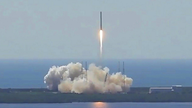 רגע השיגור (צילום: AFP / NASATV) (צילום: AFP / NASATV)