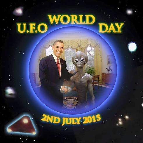 אובמה וחבר (צילום מסך דף הפייסבוק: World UFO Day) (צילום מסך דף הפייסבוק: World UFO Day)