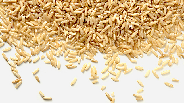 אורז מלא. רוב הארסן מתרכז בקליפה ובסובין (צילום: shutterstock) (צילום: shutterstock)