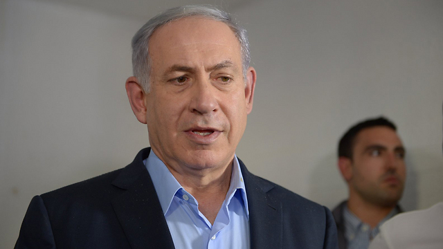 Netanyahu's political senses led him to the Mangisto family's home; next, the growing pressure may cause him to sit down and negotiate with Hamas (Photo: Avi Roccah) 