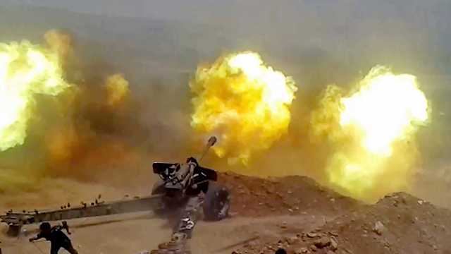 Syrian Army shells Zabadani outside of Wadi Barada in 2015 (Photo: EPA)