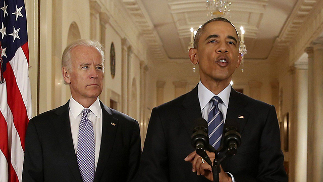 Obama and Vice President Joe Biden. Netanyahu's chances of getting 13 Democrats to break the president's veto aren't big (Photo: AP) 