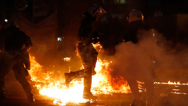 מהומות ביוון בעיצומו של המשבר הכלכלי (צילום: AP) (צילום: AP)
