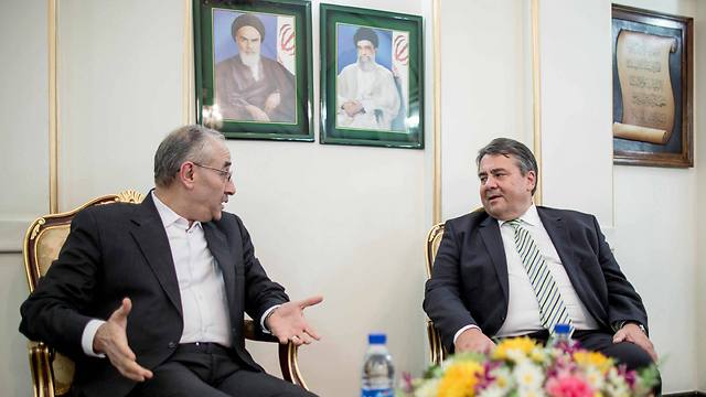 German Minister for Economy Sigmar Gabriel meets with Iranian Vice Minister for Oil, Amit Hossein, in Tehran (Photo: EPA)