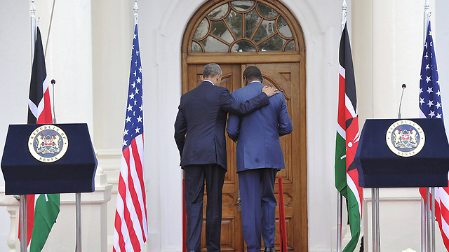 נפרדו כחברים. אובמה וקנייתה (צילום: AFP) (צילום: AFP)