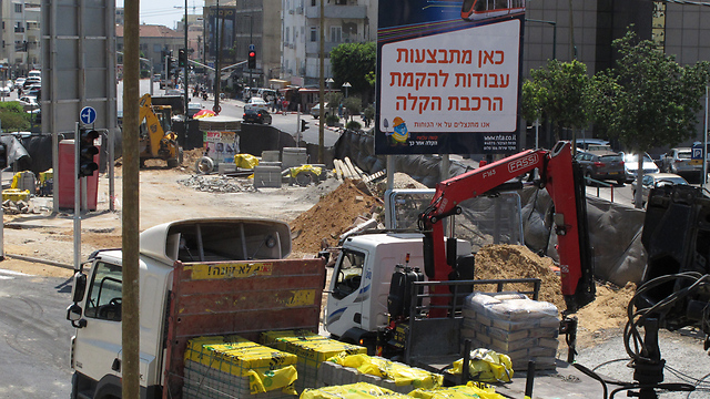חפירת קו הרכבת הקלה בתל אביב (צילום: ירון ברנר) (צילום: ירון ברנר)