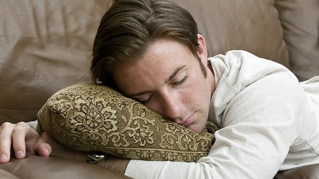 מספיקות עשר דקות שינה כדי שתקום רענן (צילום: Shutterstock) (צילום: Shutterstock)